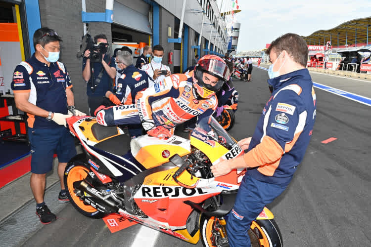 Marc Márquez in der Boxengasse von Assen