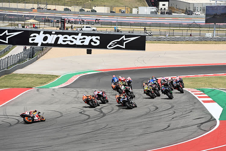 In der Anfangphase jagte Marc Márquez dem Feld hinterher