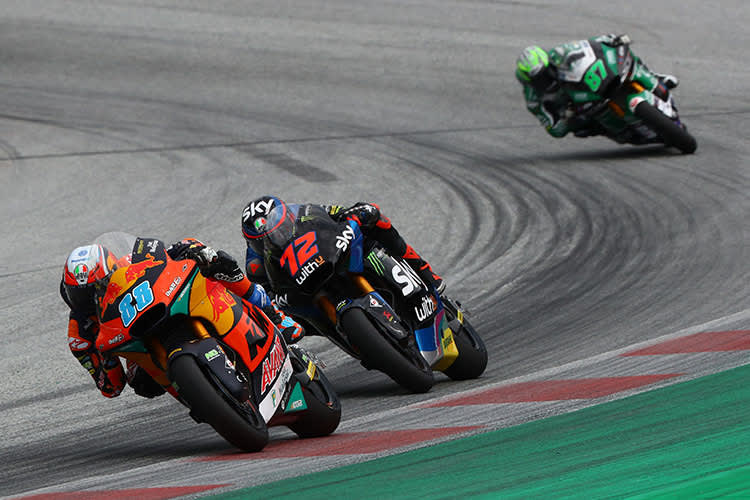 Moto2-Rennen in Spielberg: Martin (88) wehrt sich gegen Bezzecchi, dahinter Gardner