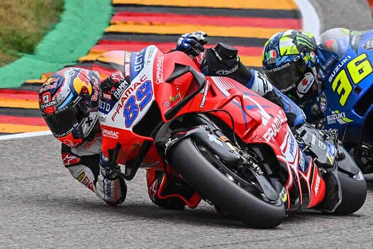 Jorge Martin (89) vor Joan Mir