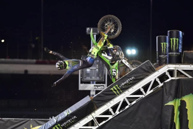 Cameron McAdoo wurde in Atlanta-2 durch die Luft gewirbelt