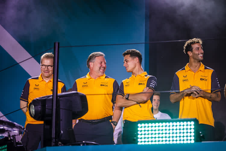 McLaren führt das Mittelfeld an