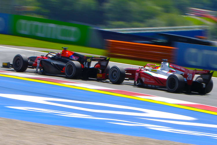 Das Duell des Rennens: Matsushita gegen Schumacher