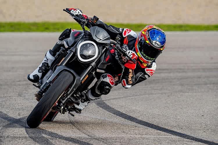 Die neue Ducati Monster kostet rund 455 Euro weniger als das Vorgängermodell Monster 821 