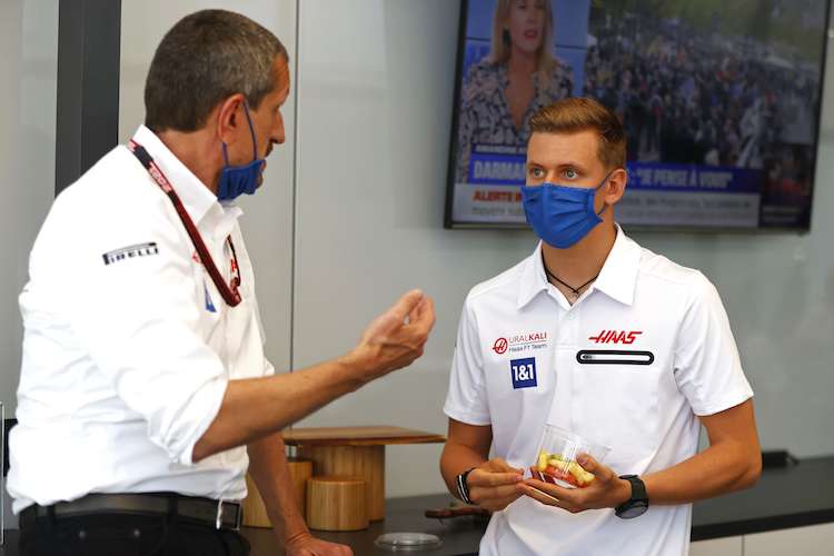 Haas-Teamchef Günther Steiner und Mick Schumacher