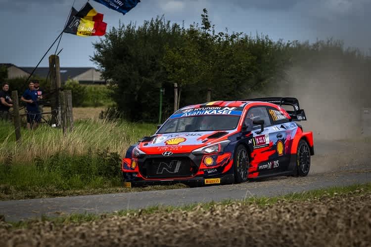 Thierry Neuville verwaltet seine Führung