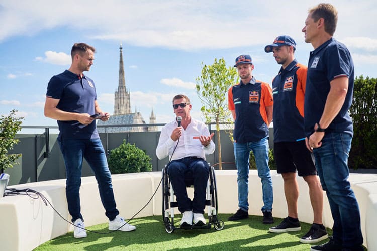 Am Dienstag in Wien: Moderator Sebastian Kuhn, Pit Beirer, Brad Binder, Miguel Oliveira und Mike Leitner