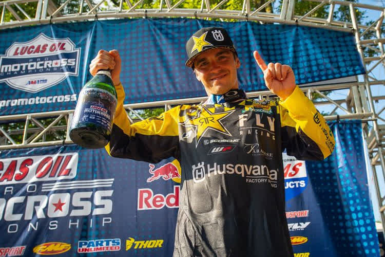 Zach Osborne gewann auch das Rennen von Loretta Lynn's 2