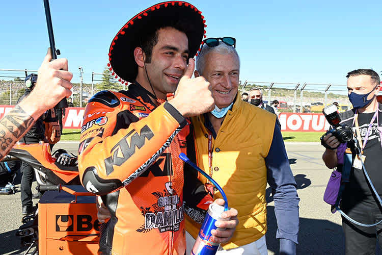 Danilo Petrucci am Grid mit Manager Alberto Vergani