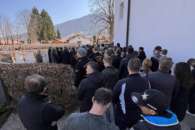 Der schwere Weg zum Grab von Chris Pfeiffer