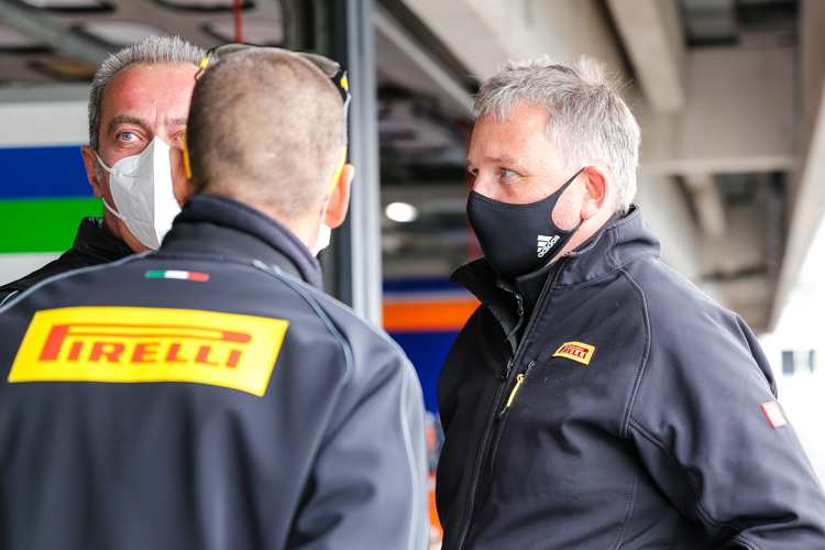 Bei Pirelli trägt man Maske