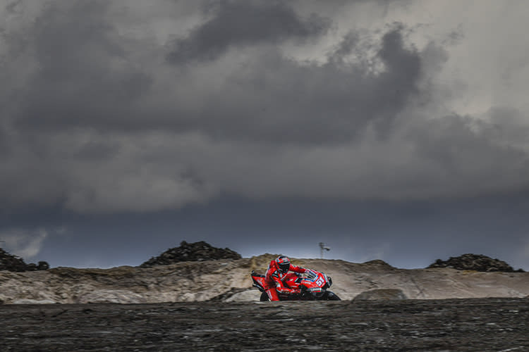 Ducati-Testfahrer Michele Pirro auf dem KymiRing