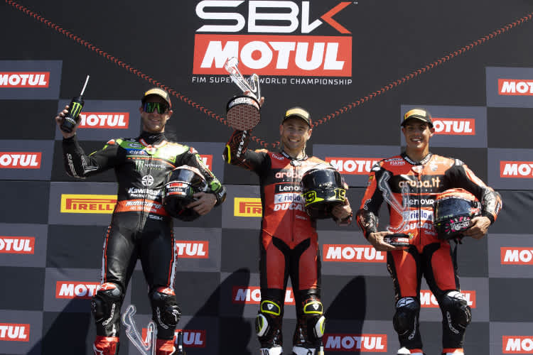 Die Top-3 im ersten Rennen: Rea, Bautista und Rinaldi (v.l.)