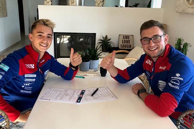 Das PrüstelGP Team mit den Moto3-Fahrern Jason Dupasquier, Dirk Geiger und Barry Baltus