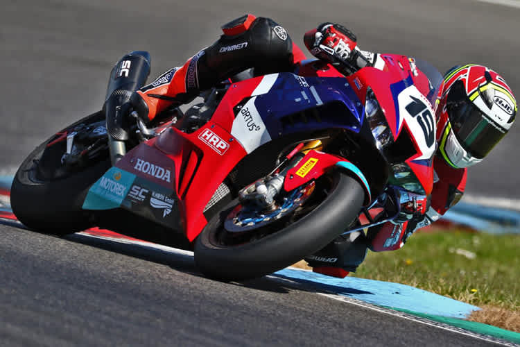 Julian Puffe mit der neuen HRP Honda