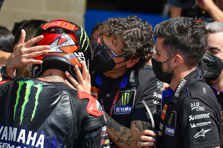 Fabio Quartararo: Liebkosungen von Crew-Chief Diego Gubellini nach dem starken 2. Platz in Texas