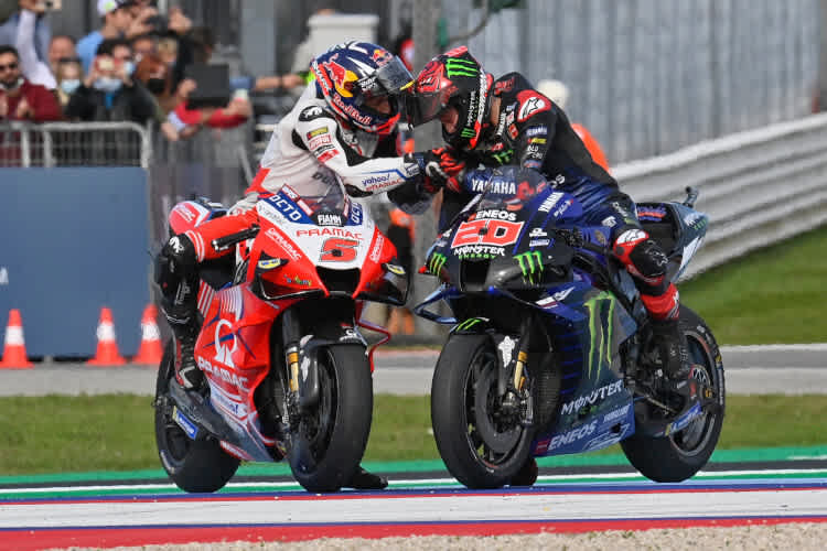 Zarco gratuliert seinem Landsmann Quartararo zum MotoGP-Titel