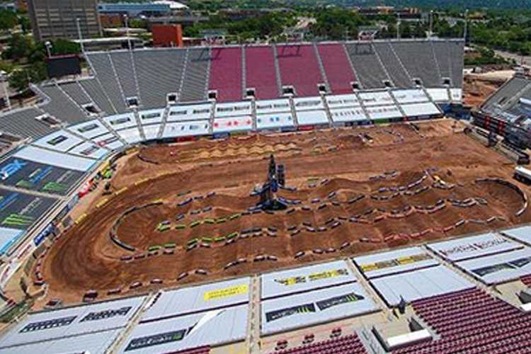 Die Strecke im Rice-Eccles Stadium von Salt Lake City ist aufgebaut