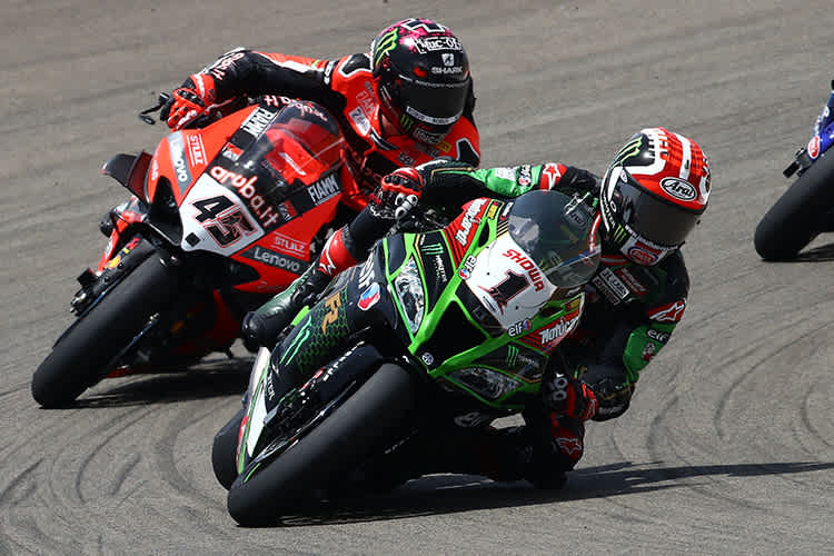 Johnny Rea vor Scott Redding