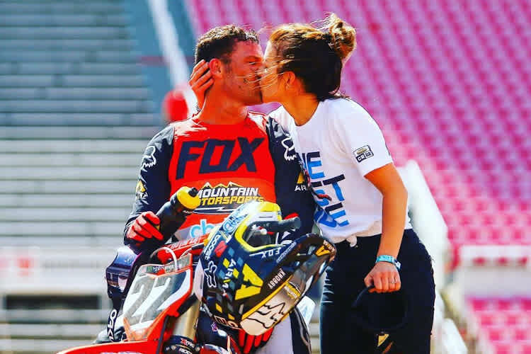 Ein emotionaler Moment für Chad Reed und seine Frau Ellie