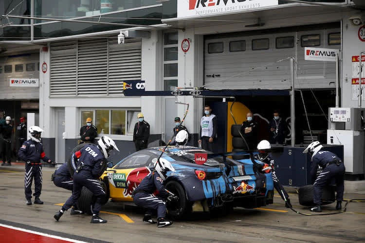 Der Pflichtboxenstopp auf Zeit, der sogenannte Performance-Pitstop, zählt zu den Alleinstellungsmerkmalen der DTM. 