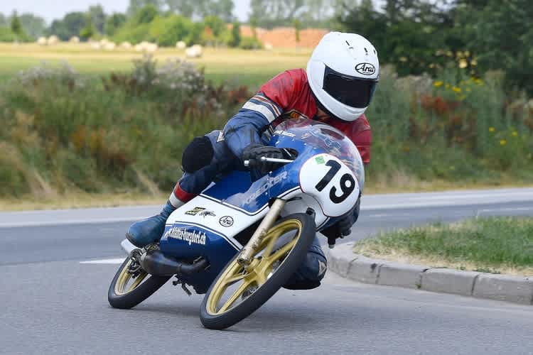 Rolf Blatter rückt immer noch mit seinen Maschinen aus