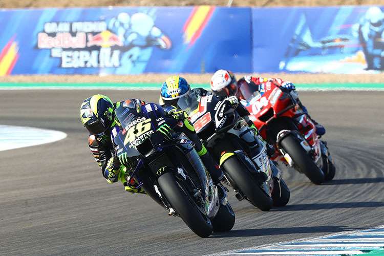 Rossi heute in Jerez verfolgt von Rabat und Dovi