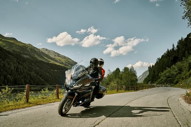 BMW R1250RT: Seit 40 Jahren steht das Kürzel RT für komfortables und fahrdynamisches Reisen mit dem Motorrad