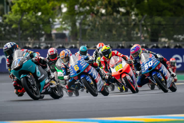 Jason Dupasquier (50) kam in Le Mans als Dreizehnter ins Ziel, Ryusei Yamanaka (6) kreuzte die Ziellinie direkt vor dem Schweizer 