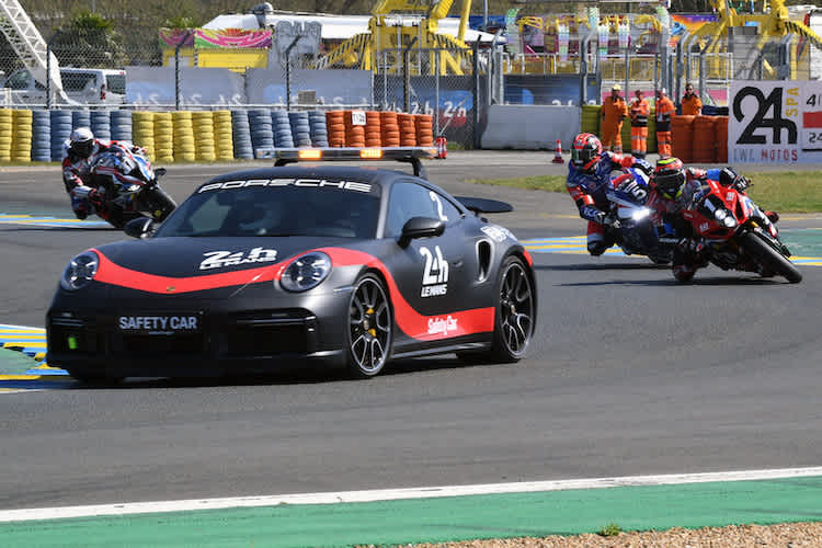 Das Safety-Car musste nach wenigen Minuten auf die Strecke