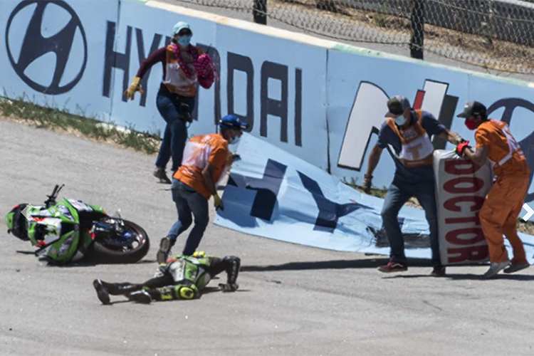 Sandro Cortese nach dem Crash in Portimão  