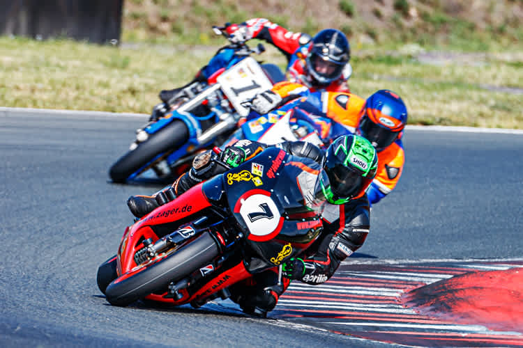 Auf der Strecke mit der Moto Trophy