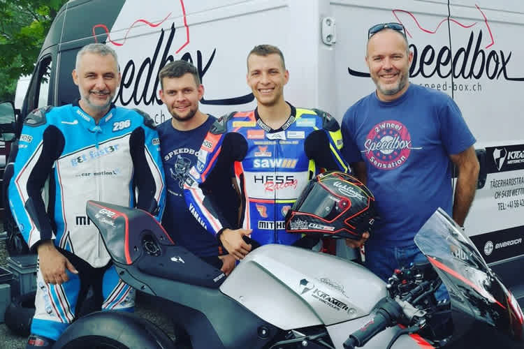 Dominic Schmitter (2.v.re.) mit dem Team Speedbox