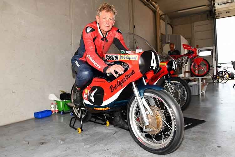 Jos Schurgers mit seiner Bridgestone-125-Replica