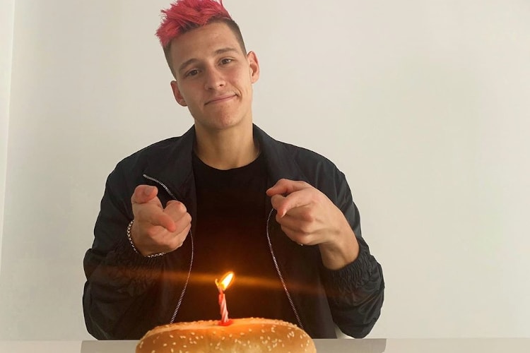 Die Party fällt in Coronazeiten aber auch für einen MotoGP-Star wie Fabio Quartararo bescheiden aus