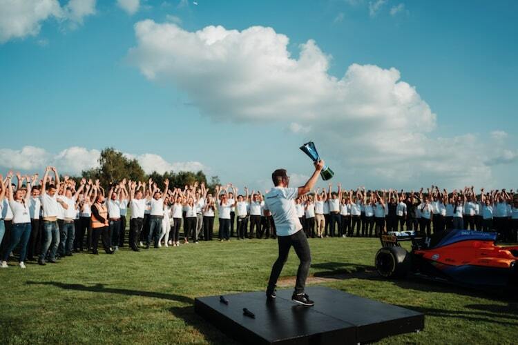 Andreas Seidl und die McLaren-Truppe feiern in Woking