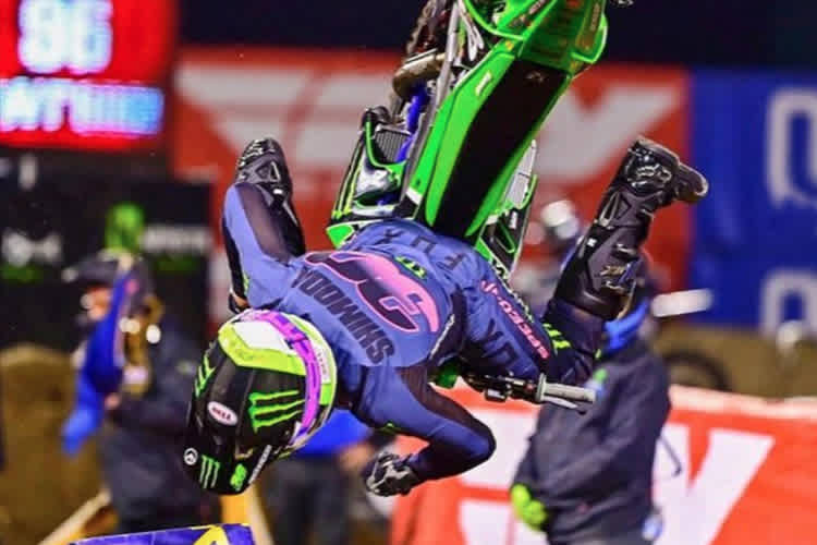 Jo Shimoda flog im Finale von Oakland spektakulär von der Strecke