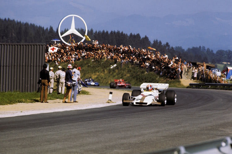 Jo Siffert 1971 mit seinem BRM auf dem Weg zum Sieg im Österreich-GP