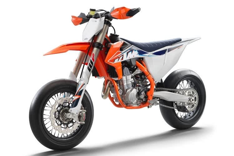 KTM 450 SMR: Voll rennbereit ausgestattete Supermoto