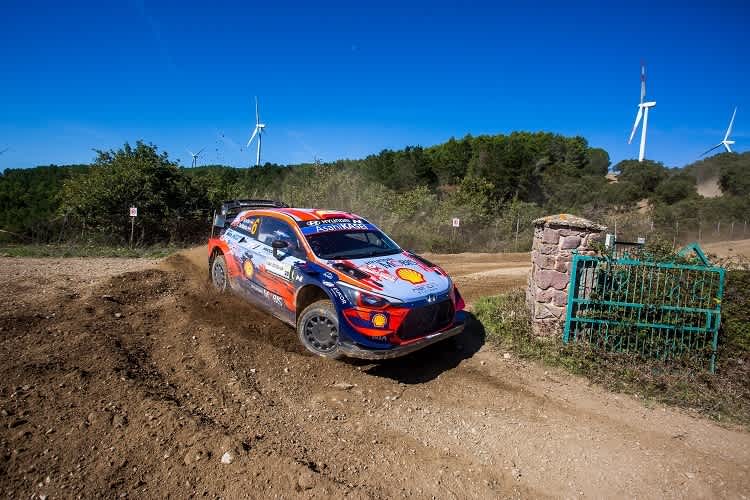  Wie 2019 führt Dani Sordo auch in diesem Jahr in Italien