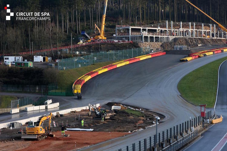 In der Eau Rouge wird gearbeitet