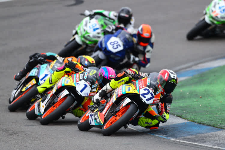 Lennox Lehmann (1) gewann den ersten Lauf in Hockenheim