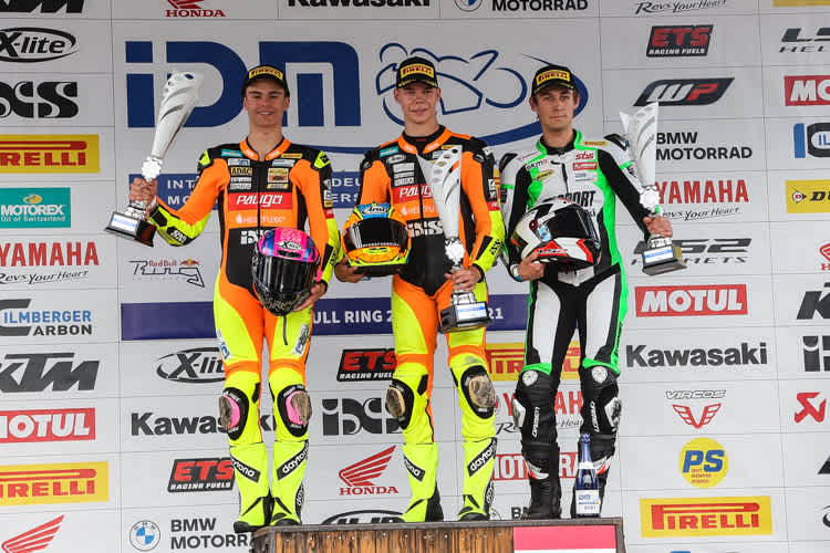 Podest mit Victor Steeman (Mitte), Lennox Lehmann (l.) und Luca de Vleeschauer (r.)