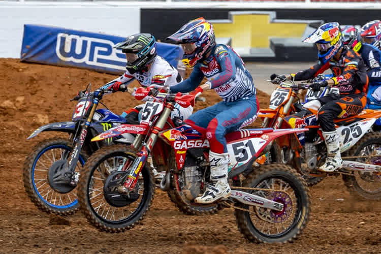 Eli Tomac (#3) und Justin Barcia (#51) in Atlanta
