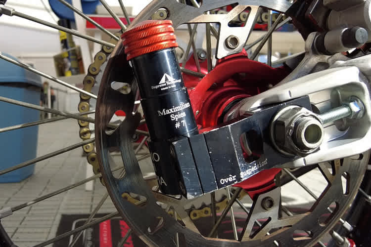 Das Oversuspension System an der Werks-Fantic von Maximilian Spies