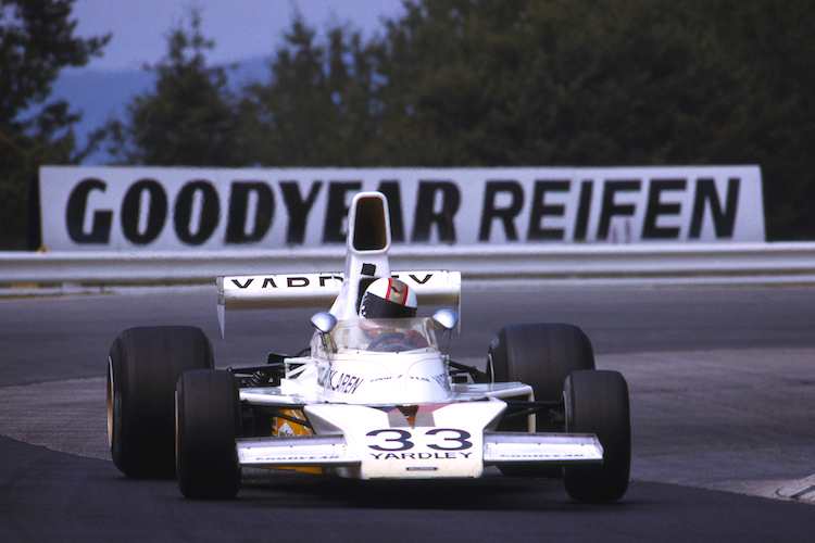 Mike Hailwood bei seinem letzten Grand Prix, 1974 mit seinem McLaren auf dem Nürburgring