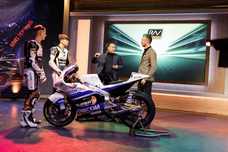 Die RW-Racing-Fahrer und Teammanager Jarno Janssen bei der Präsentation