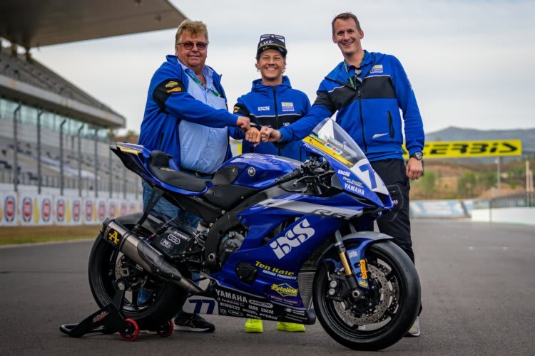 Dominique Aegerter fährt auch 2022 die Supersport-WM mit Ten Kate Yamaha