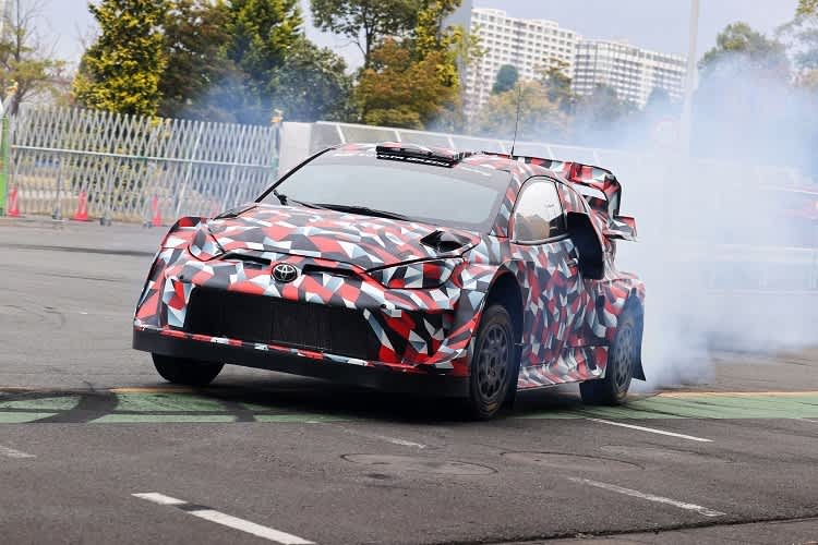 Der Toyota Yaris GR Rally1 Hybrid im Tarn-Dersign