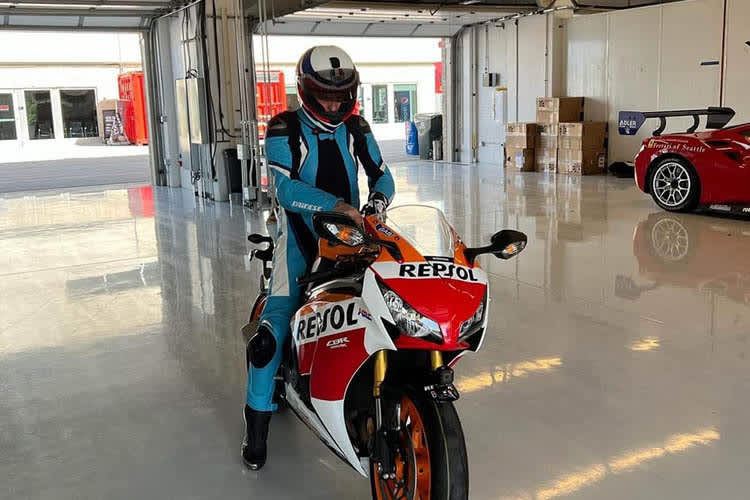 Franco Uncini rückte in Austin mit einer Serien-Honda aus